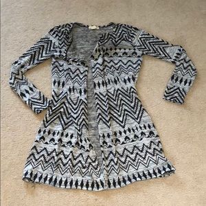 Chevron print black and gray cardigan